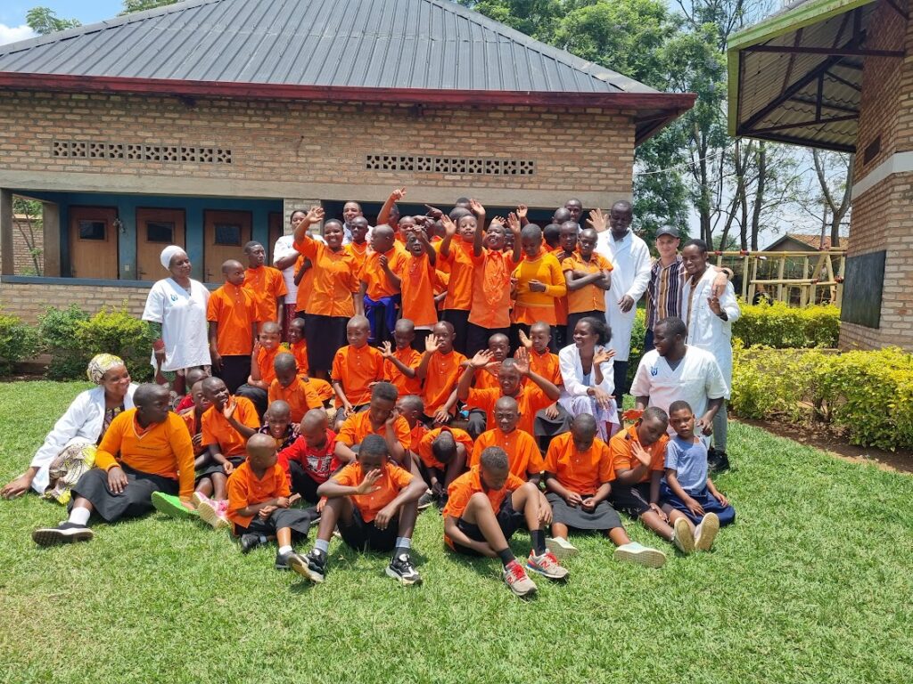 szkoła rwanda pomoc